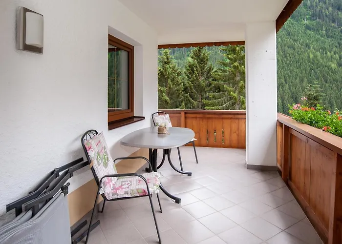 贝尔阿米公寓 *